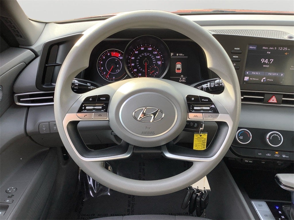 2023 Hyundai Elantra SE