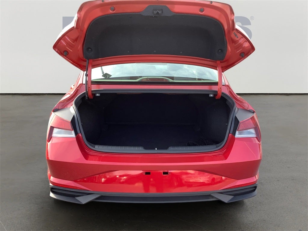 2023 Hyundai Elantra SE