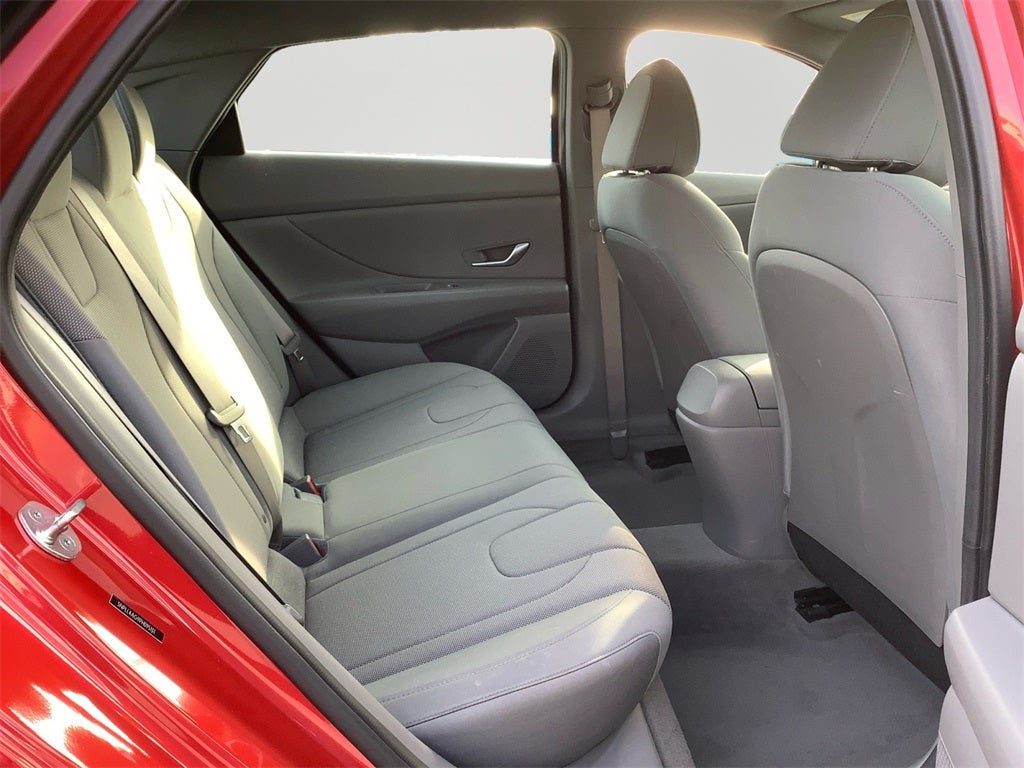 2023 Hyundai Elantra SE