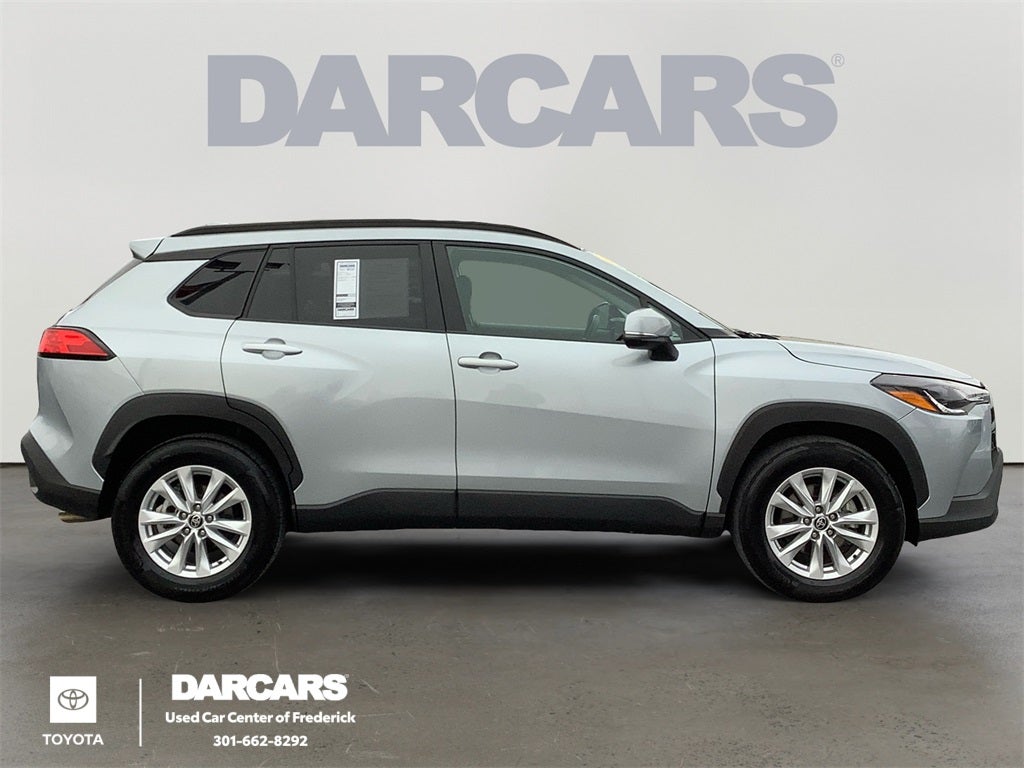 2024 Toyota Corolla Cross LE