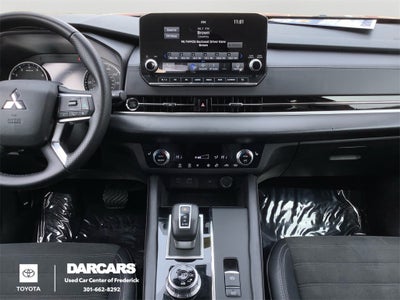 2024 Mitsubishi Outlander SE