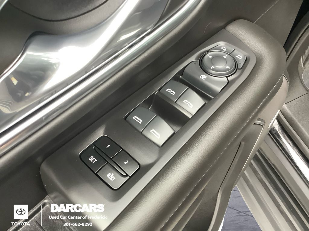 2024 Chevrolet Suburban LT