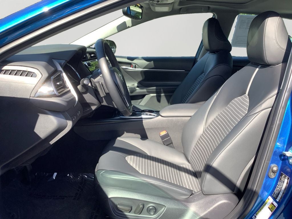 2020 Toyota Camry Hybrid SE