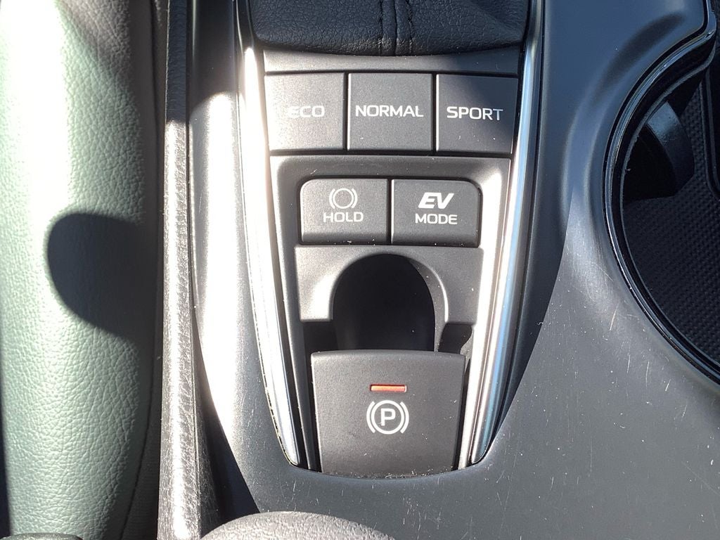 2020 Toyota Camry Hybrid SE