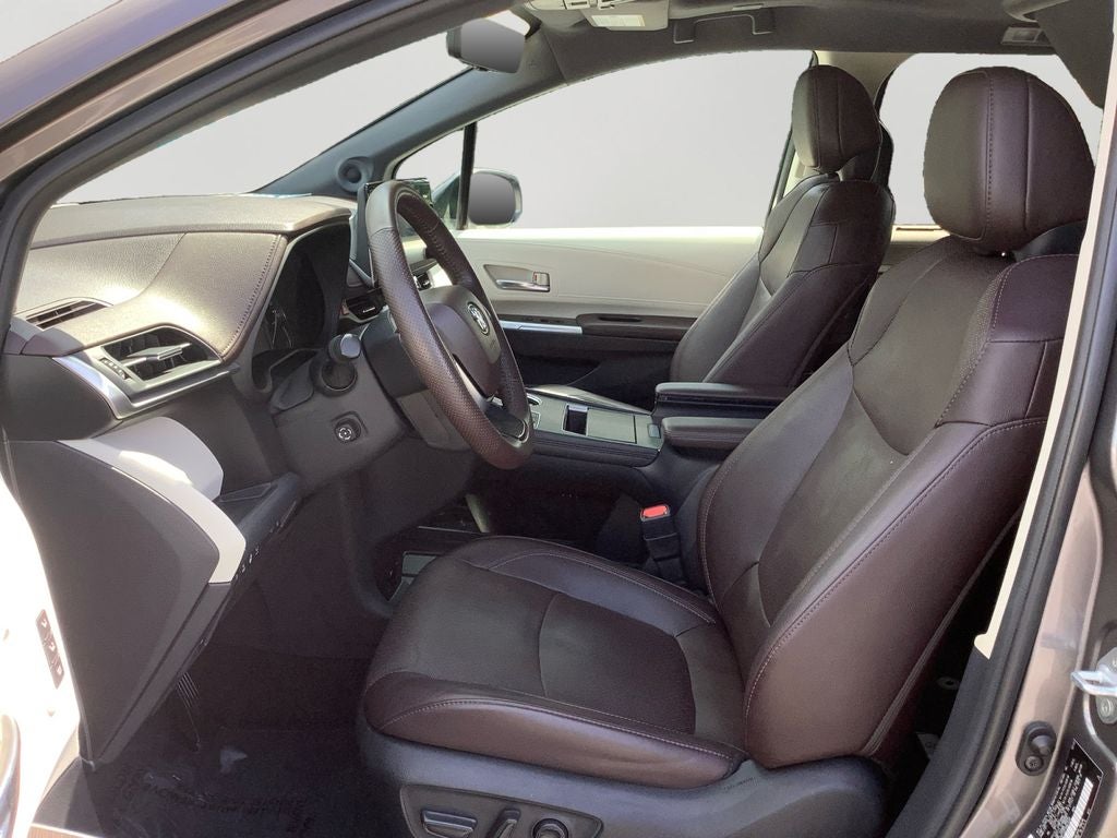 2023 Toyota Sienna Platinum 7 Passenger