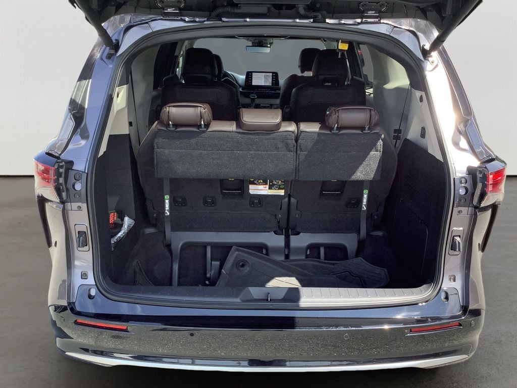 2023 Toyota Sienna Platinum 7 Passenger