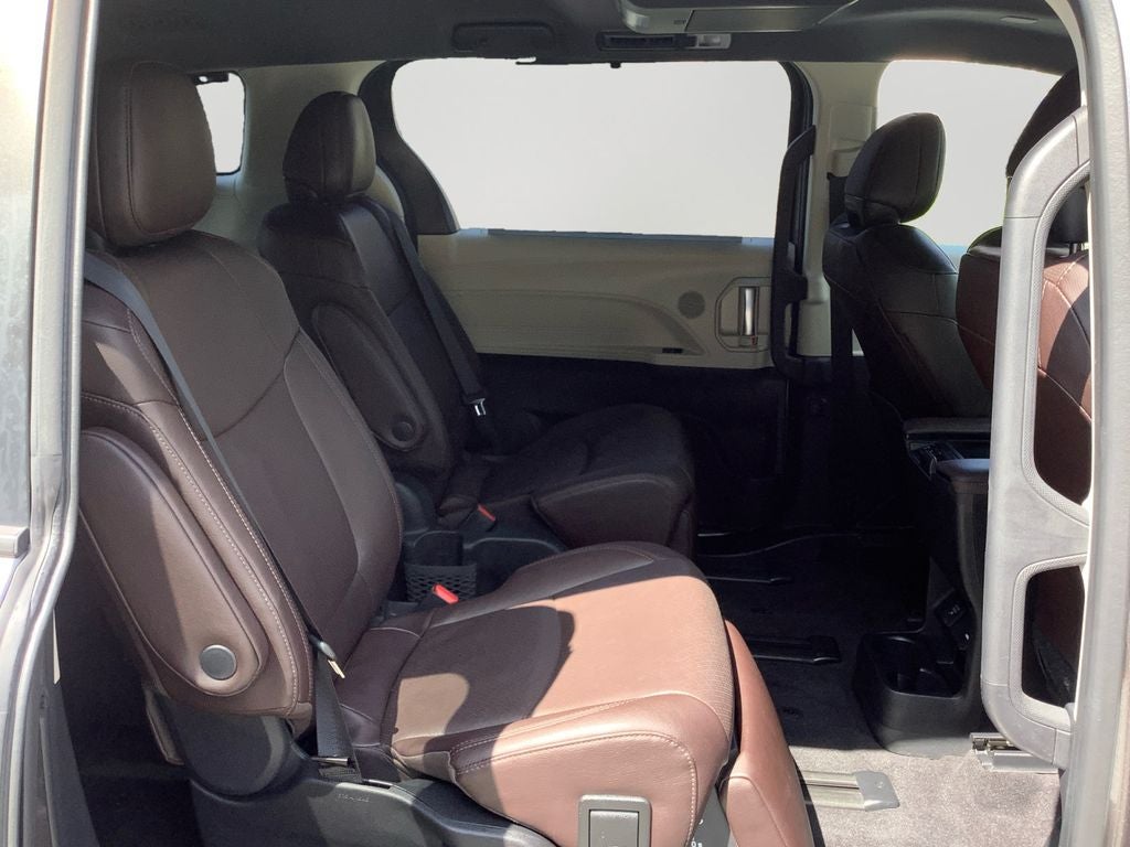 2023 Toyota Sienna Platinum 7 Passenger