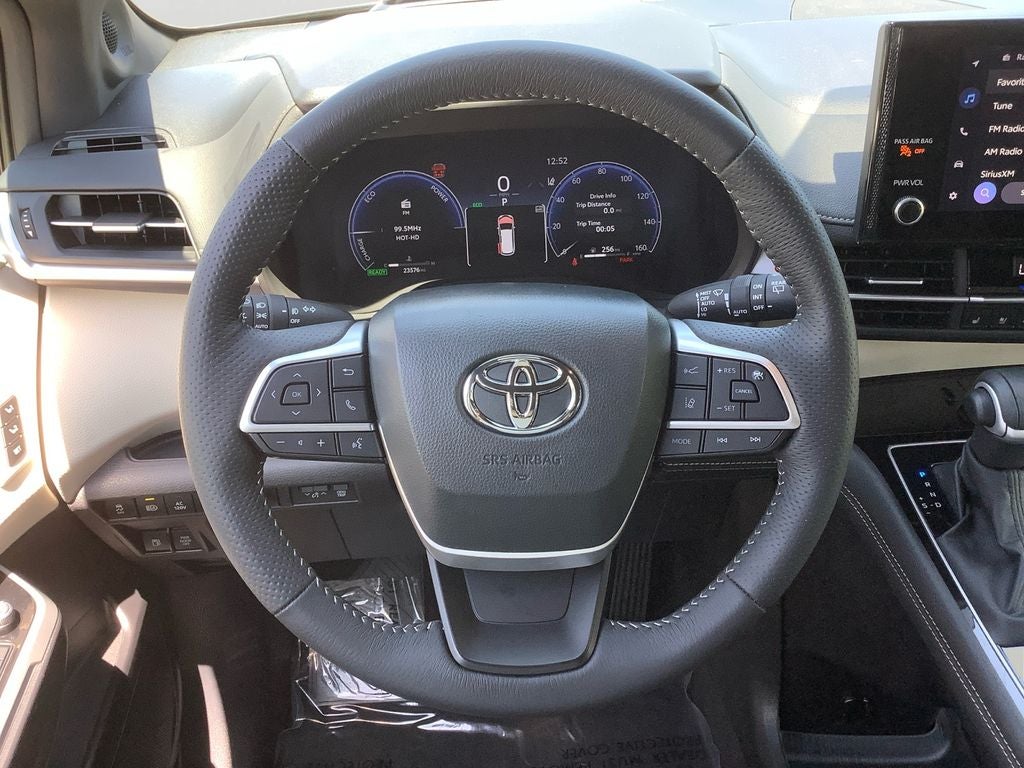 2025 Toyota Sienna Platinum 7 Passenger