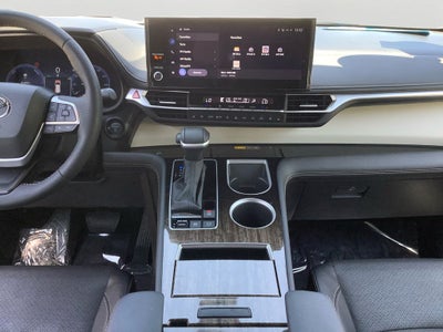 2025 Toyota Sienna Platinum 7 Passenger