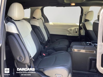 2025 Toyota Sienna Platinum 7 Passenger