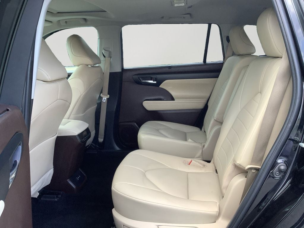 2022 Toyota Highlander Hybrid XLE