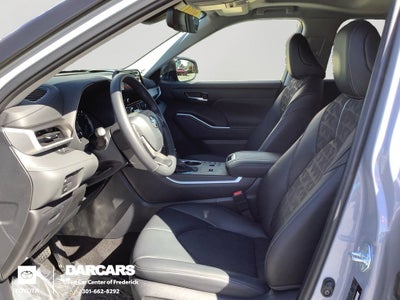 2024 Toyota Highlander Hybrid XLE