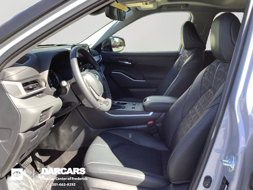 2024 Toyota Highlander Hybrid XLE