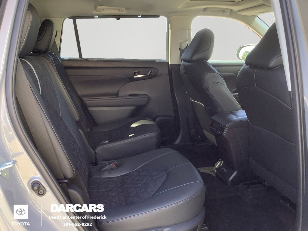 2024 Toyota Highlander Hybrid XLE