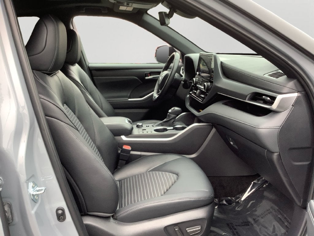 2025 Toyota Highlander XSE