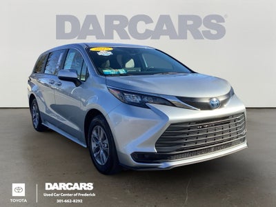 2025 Toyota Sienna LE 8 Passenger