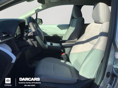 2025 Toyota Sienna LE 8 Passenger