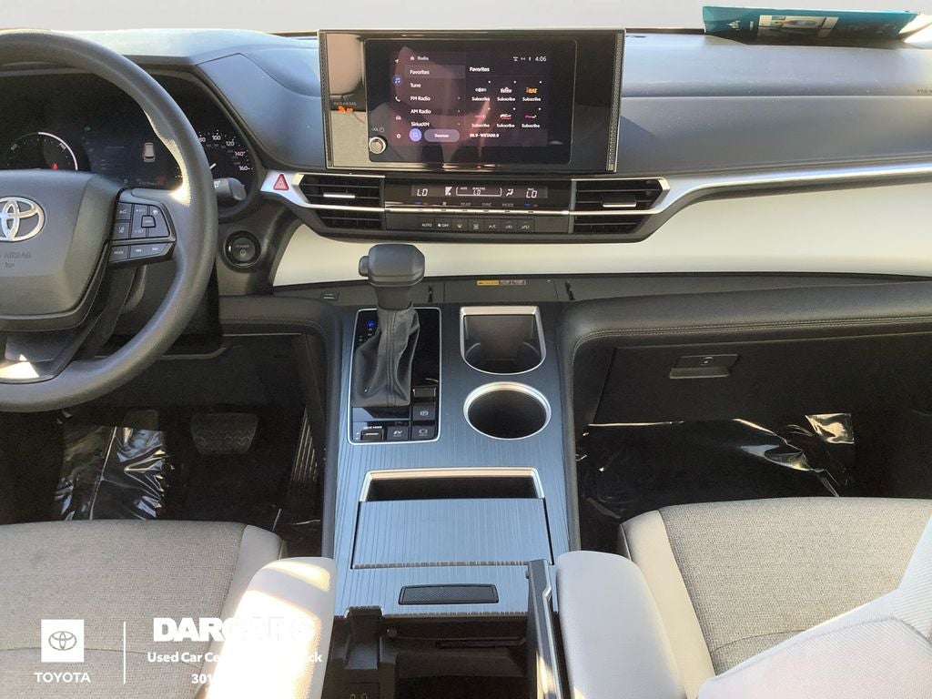 2025 Toyota Sienna LE 8 Passenger