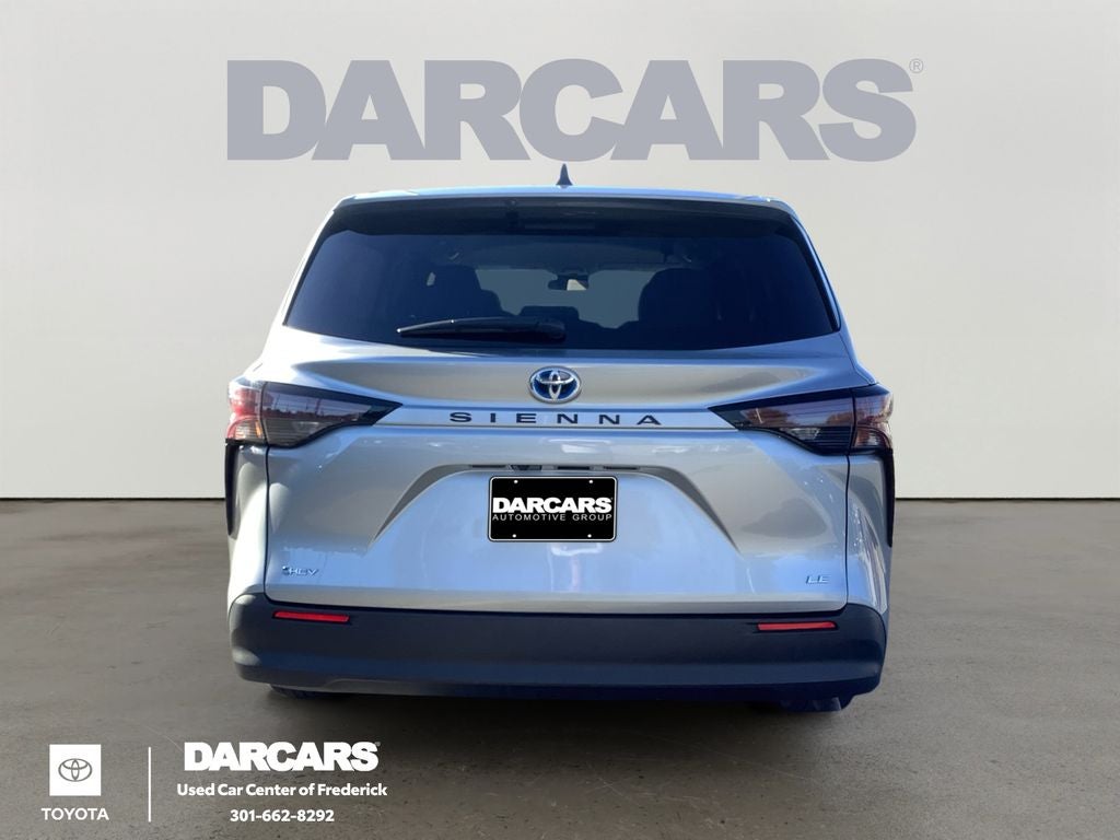 2025 Toyota Sienna LE 8 Passenger