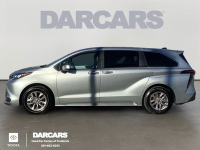 2025 Toyota Sienna LE 8 Passenger