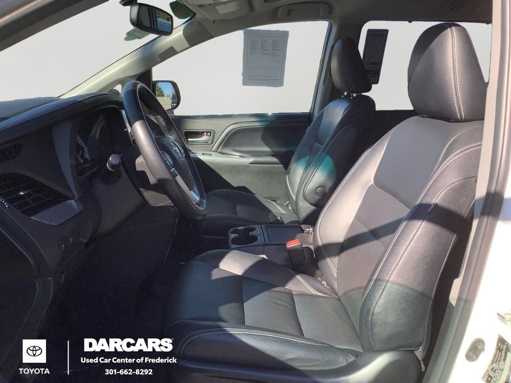 2016 Toyota Sienna SE Premium 8 Passenger