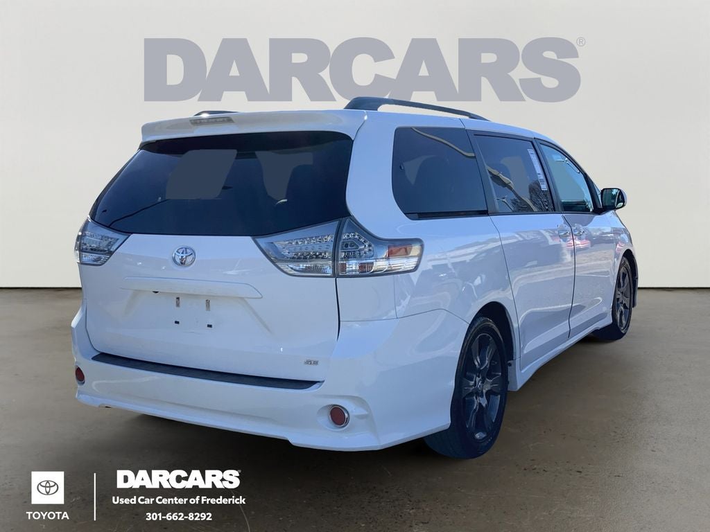 2016 Toyota Sienna SE Premium 8 Passenger