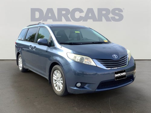 2013 Toyota Sienna XLE 8 Passenger