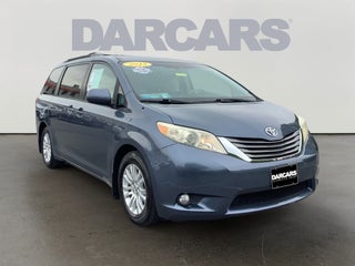 2013 Toyota Sienna XLE 8 Passenger