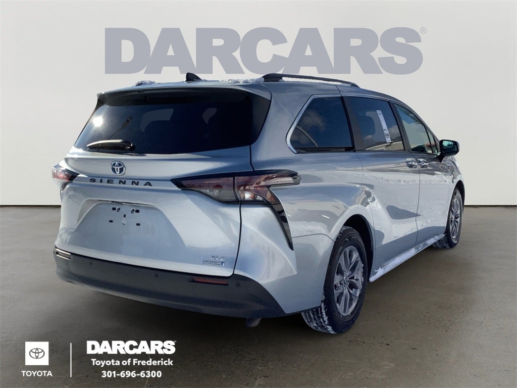 2024 Toyota Sienna XLE
