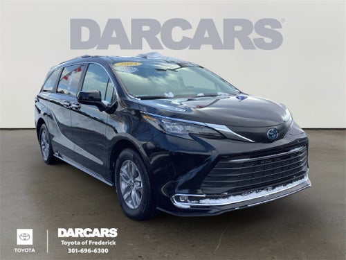 2024 Toyota Sienna XLE 8 Passenger