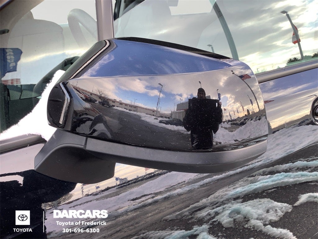 2024 Toyota Sienna XLE 8 Passenger