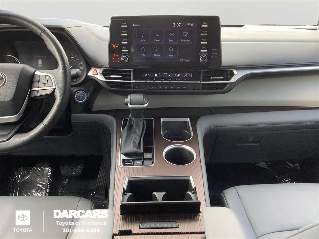 2024 Toyota Sienna XLE 8 Passenger