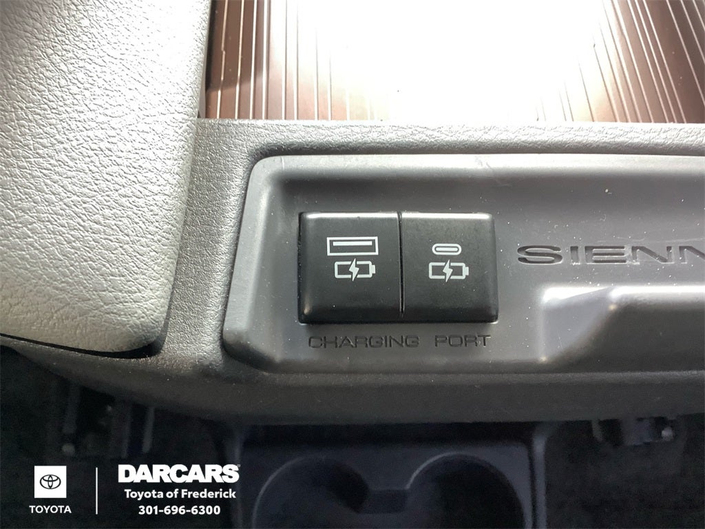 2024 Toyota Sienna XLE 8 Passenger