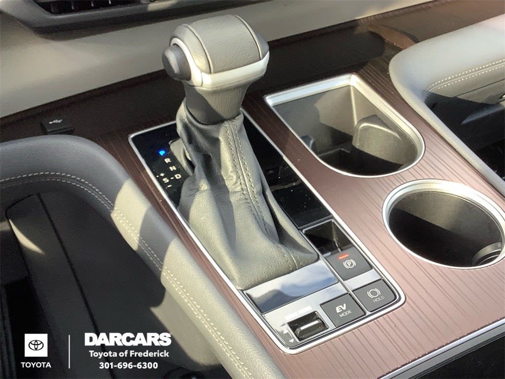 2024 Toyota Sienna XLE 8 Passenger