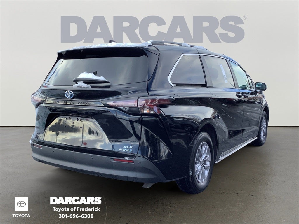 2024 Toyota Sienna XLE 8 Passenger