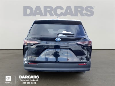 2024 Toyota Sienna XLE 8 Passenger