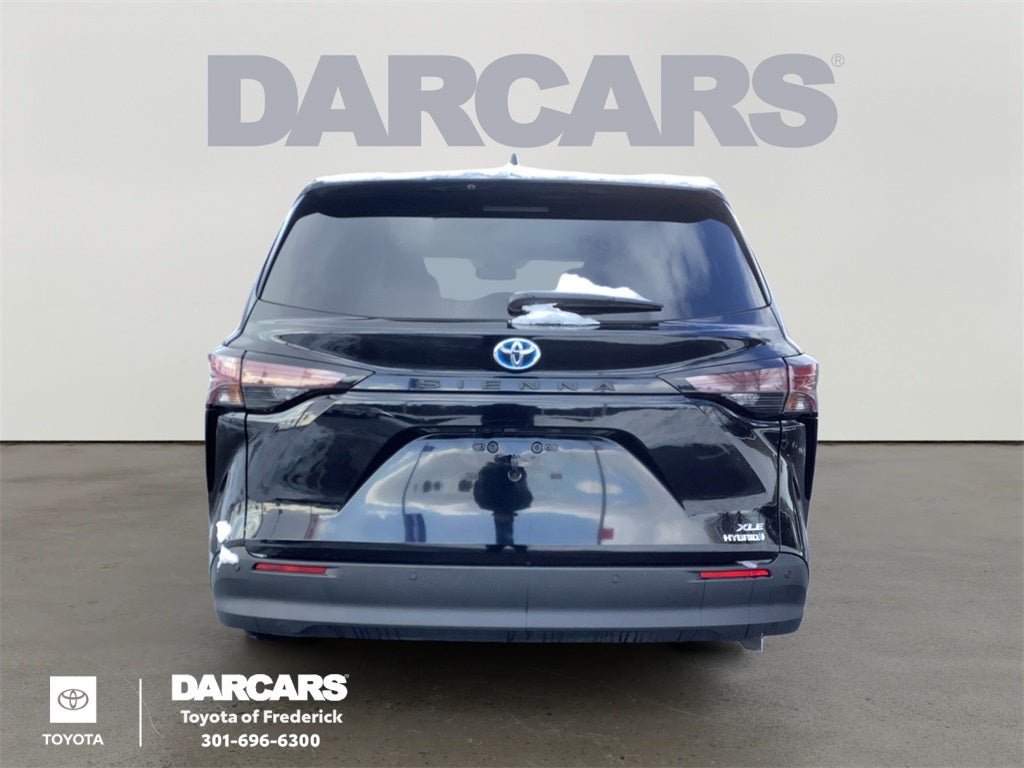 2024 Toyota Sienna XLE 8 Passenger