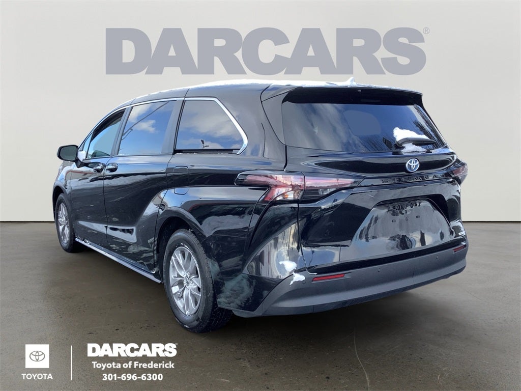 2024 Toyota Sienna XLE 8 Passenger