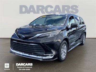 2024 Toyota Sienna XLE 8 Passenger