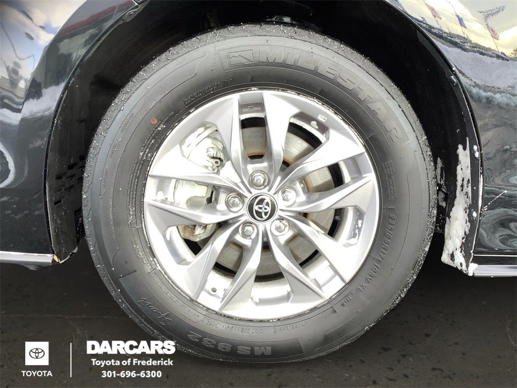 2024 Toyota Sienna XLE 8 Passenger