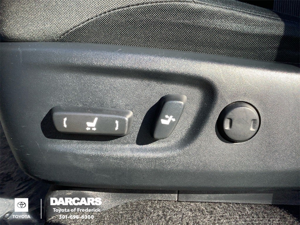 2024 Toyota 4Runner W/3rd row seat SR5