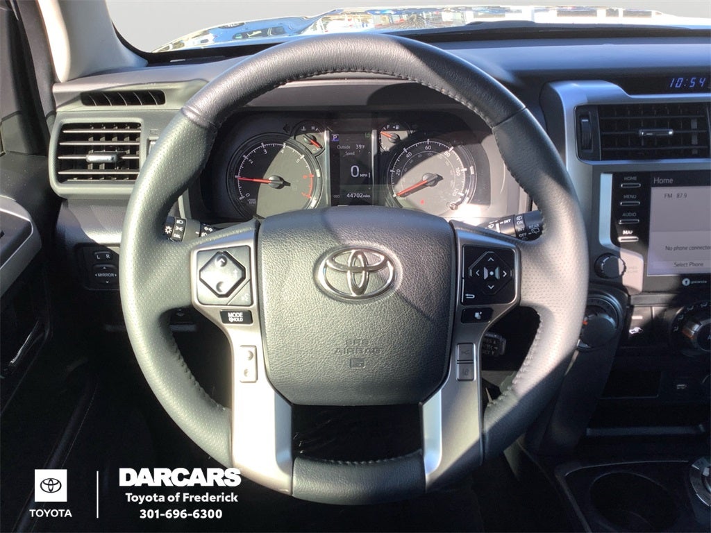 2024 Toyota 4Runner W/3rd row seat SR5