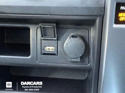 2024 Toyota 4Runner W/3rd row seat SR5