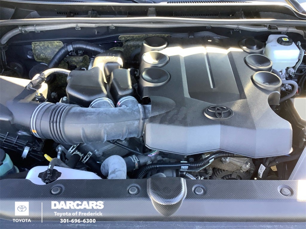 2024 Toyota 4Runner W/3rd row seat SR5