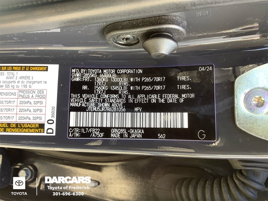 2024 Toyota 4Runner W/3rd row seat SR5