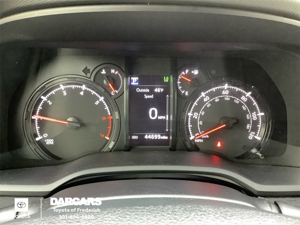 2024 Toyota 4Runner W/3rd row seat SR5