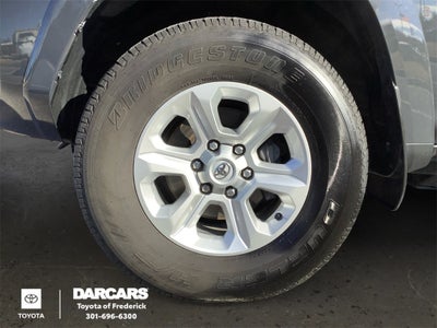 2024 Toyota 4Runner W/3rd row seat SR5