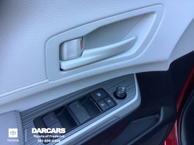 2026 Toyota Sienna LE 8 Passenger