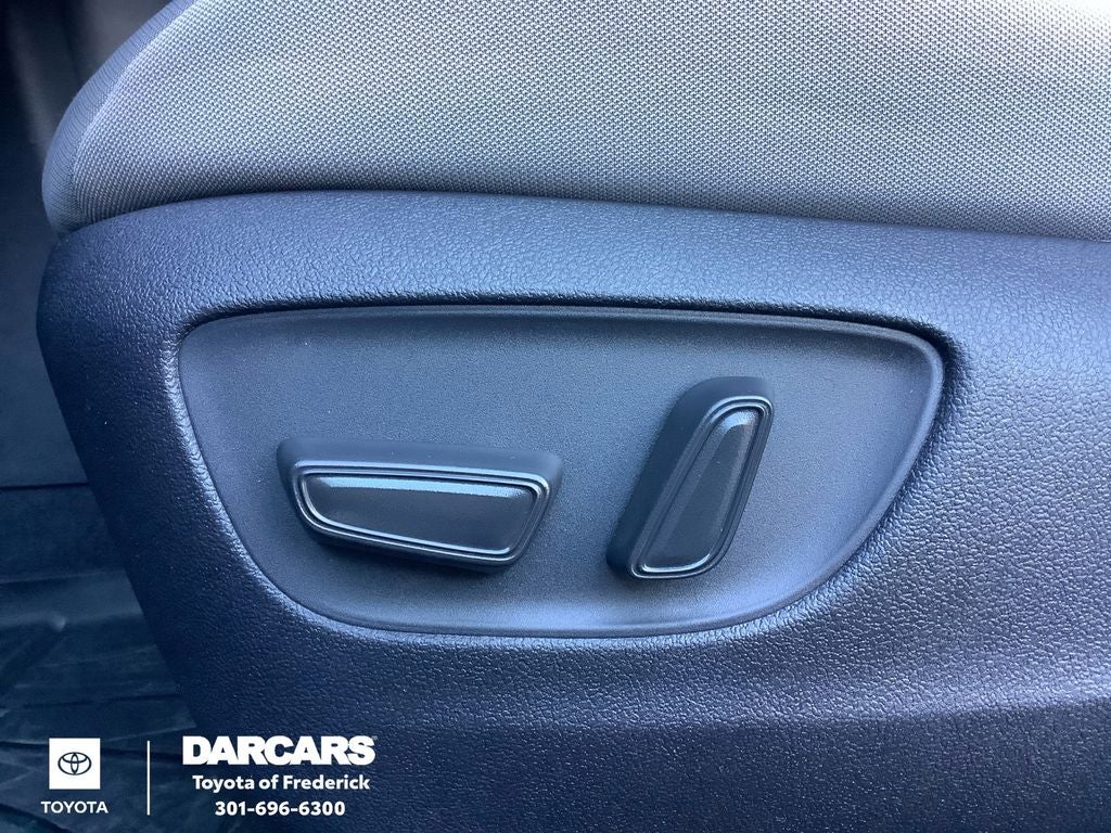 2026 Toyota Sienna LE 8 Passenger