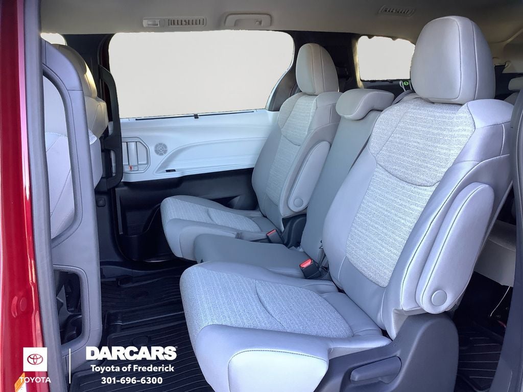 2026 Toyota Sienna LE 8 Passenger